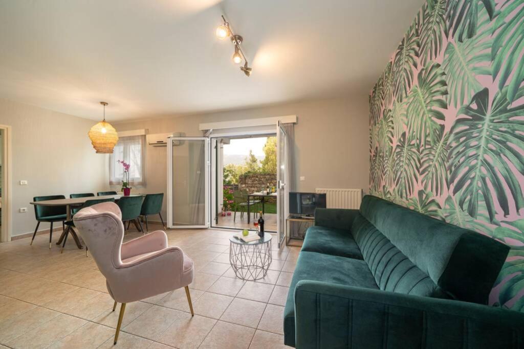 Central & Elegant Suite With Private Garden Argostoli  Buitenkant foto