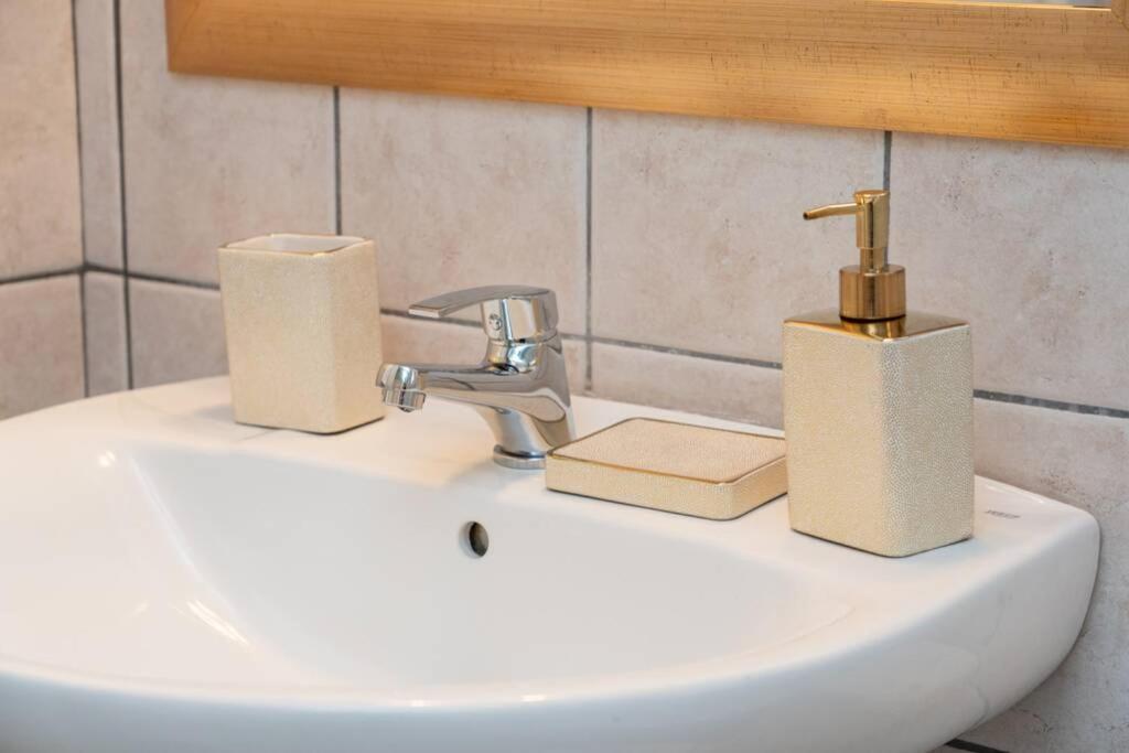 Central & Elegant Suite With Private Garden Argostoli  Buitenkant foto