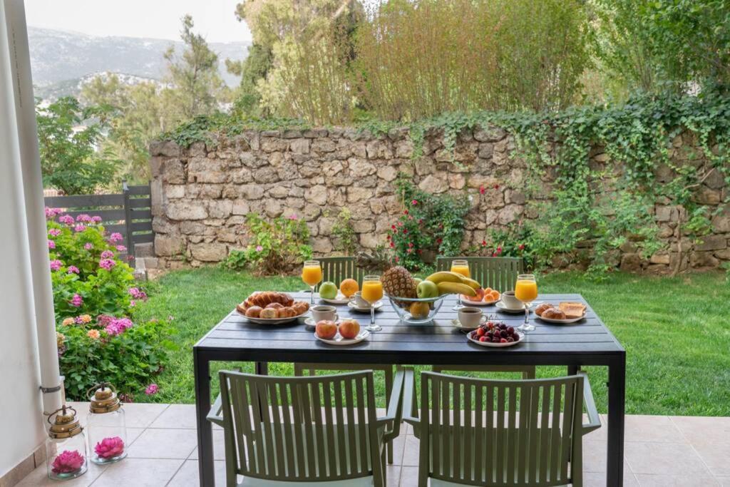 Central & Elegant Suite With Private Garden Argostoli  Buitenkant foto